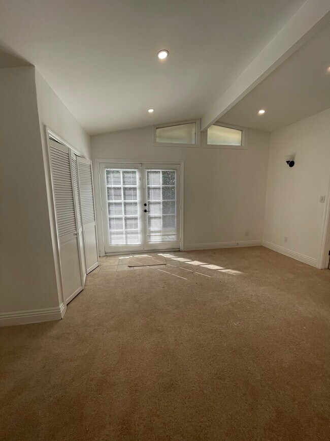 Building Photo - 11688 Bellagio Rd