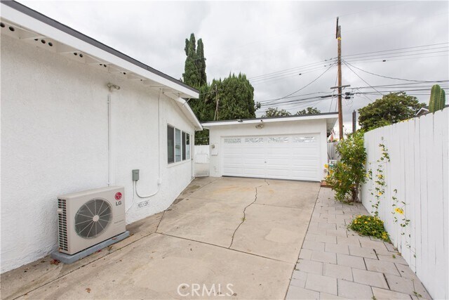 Building Photo - 9703 Lanett Ave