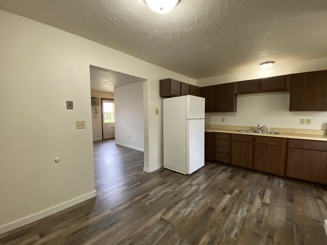 Kitchen and dining area - 1011 East Avenue North