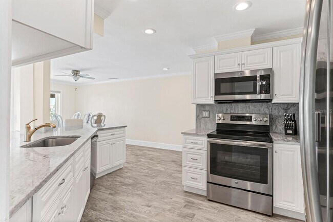 Building Photo - 11240 7th St E