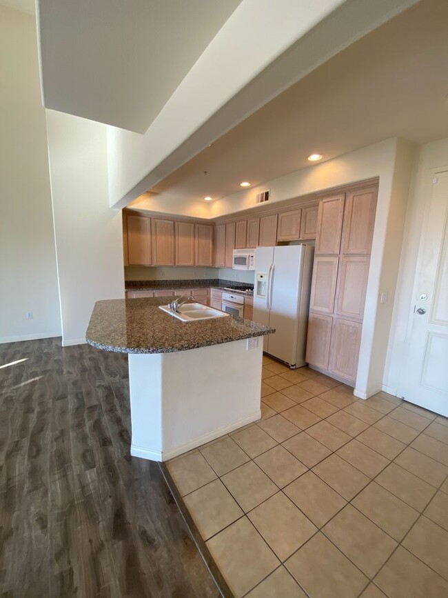 Building Photo - Beautiful, 2 story penthouse loft at the M...