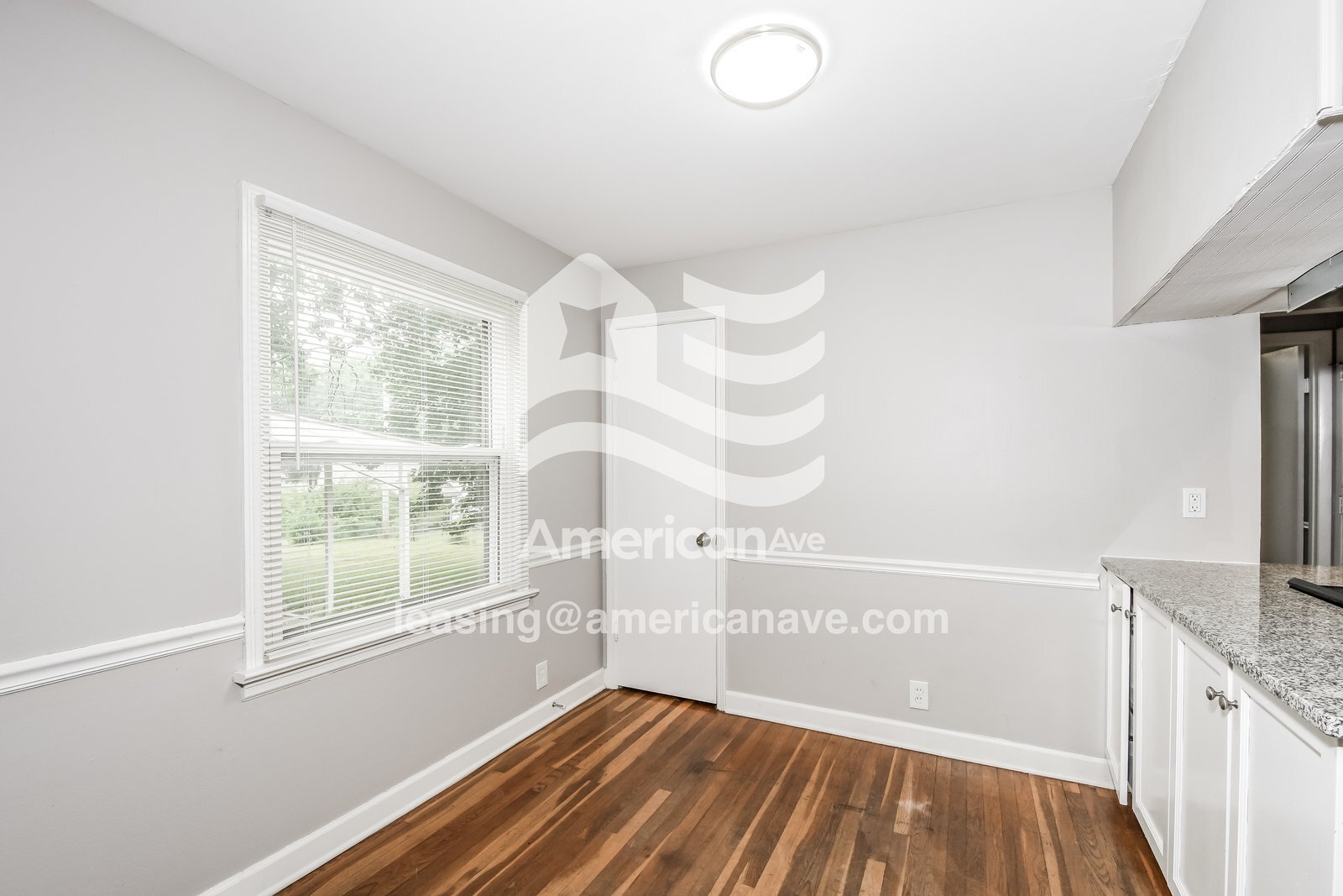 Building Photo - 1112 Bakewell Dr