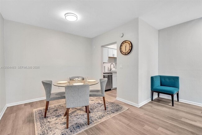 Building Photo - 10000 E Bay Harbor Dr