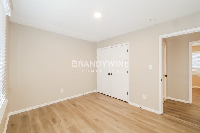 Building Photo - 941 NE Bristol Dr