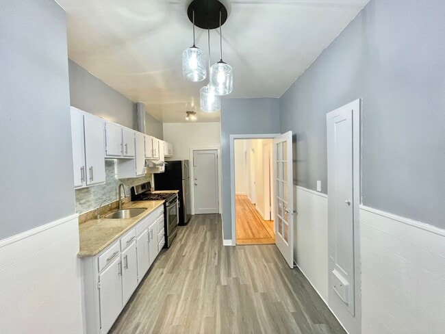 Building Photo - Prime North Beach 3Bed/1Bath with City Vie...