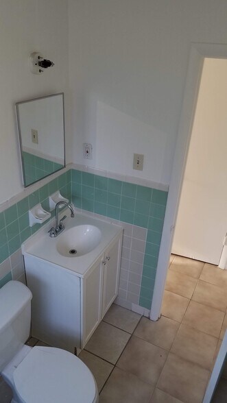 Building Photo - 443 Granada Blvd