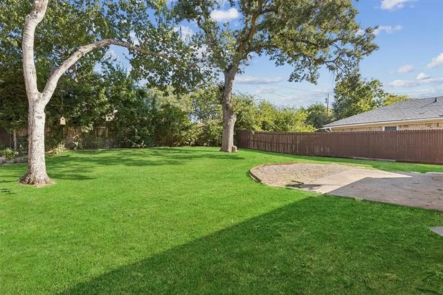 Building Photo - 904 Rusk Dr