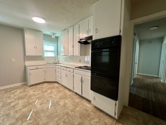 Building Photo - 2612 Alice Ave