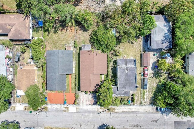 Building Photo - 128 NW 61st St