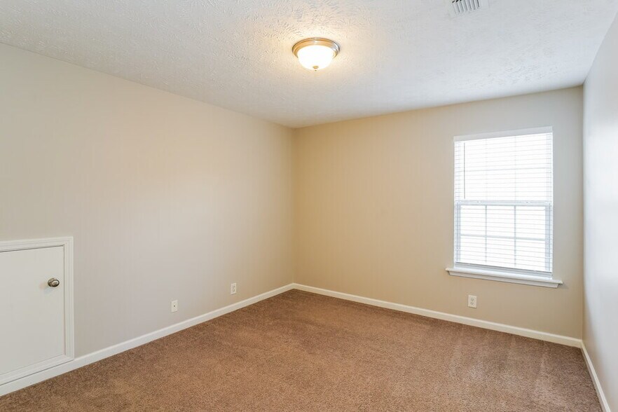 Building Photo - 109 Tulip Grove Point