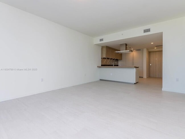 Building Photo - 1000 Brickell Plaza