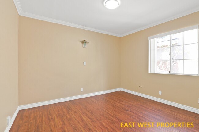 Building Photo - 11186 Lavender Ave