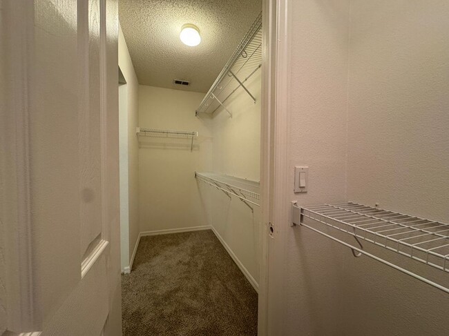 Building Photo - 16004 Blossom Hill Loop