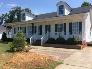 Building Photo - 3-Bedroom, 2-Bath Home in Taylor Oaks
