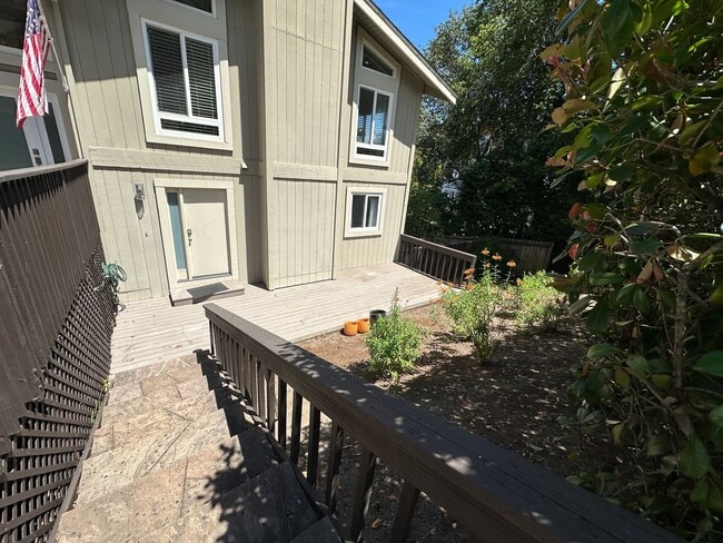 Building Photo - Beautiful San Rafael Home