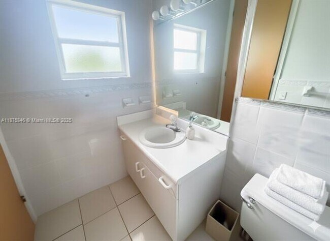 Building Photo - 9008 Collins Ave