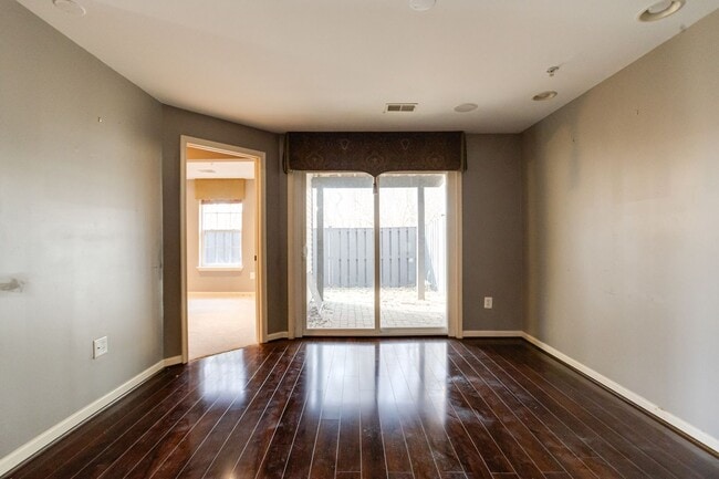 Building Photo - 1730 Bluffs Island Ct