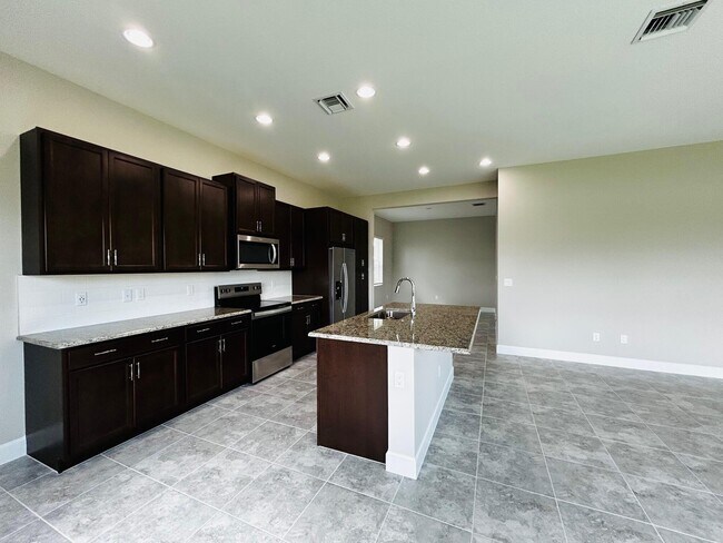 Building Photo - 5468 Pecan Dr