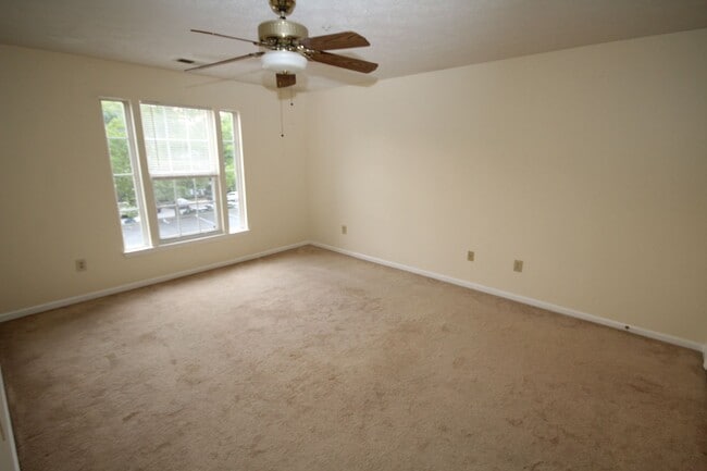 Building Photo - 1002 Jessicas Ct