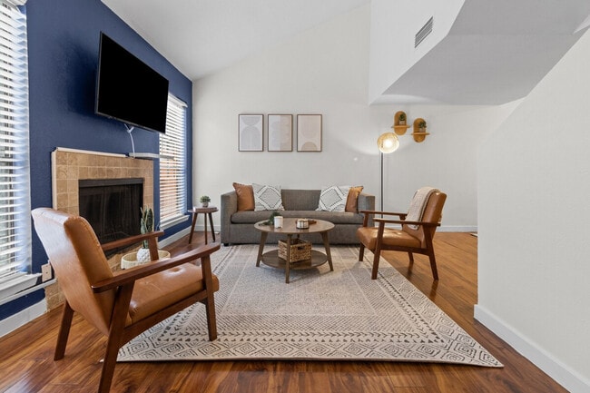 Building Photo - 708 S 1st St