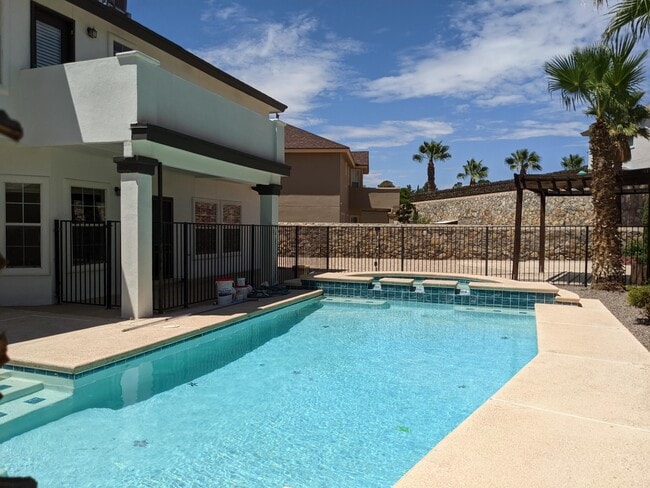 Building Photo - 12509 Sun Haven Dr