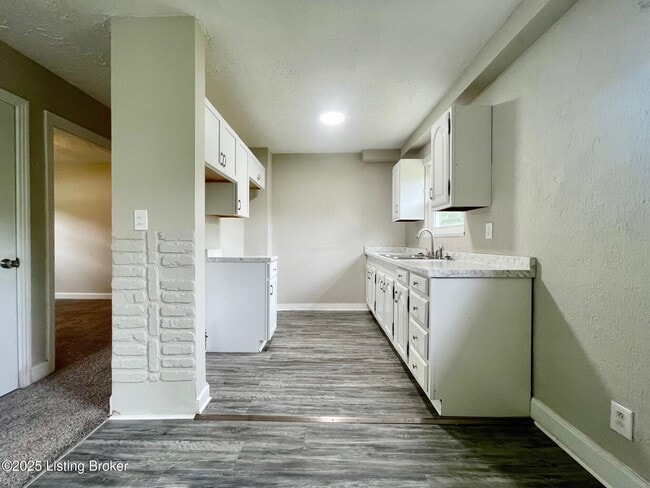 Building Photo - 4805 Seville Dr