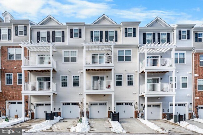 Building Photo - 4520 Reaney Ln