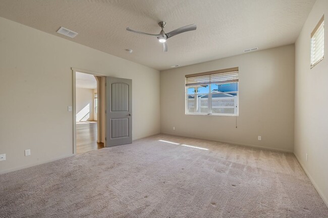 Building Photo - 3 bed with Office Rancher in the Landings ...