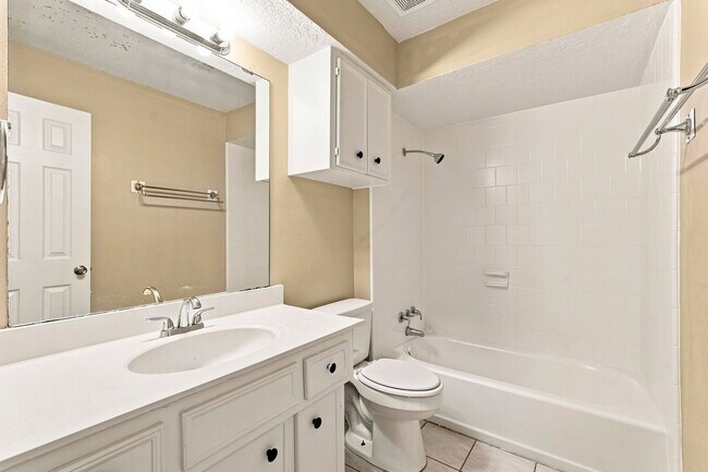 Building Photo - 703 Conestoga Cir