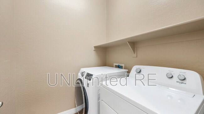 Building Photo - 5641 N Teaberry Ln