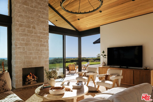 Building Photo - 5792 Calpine Dr