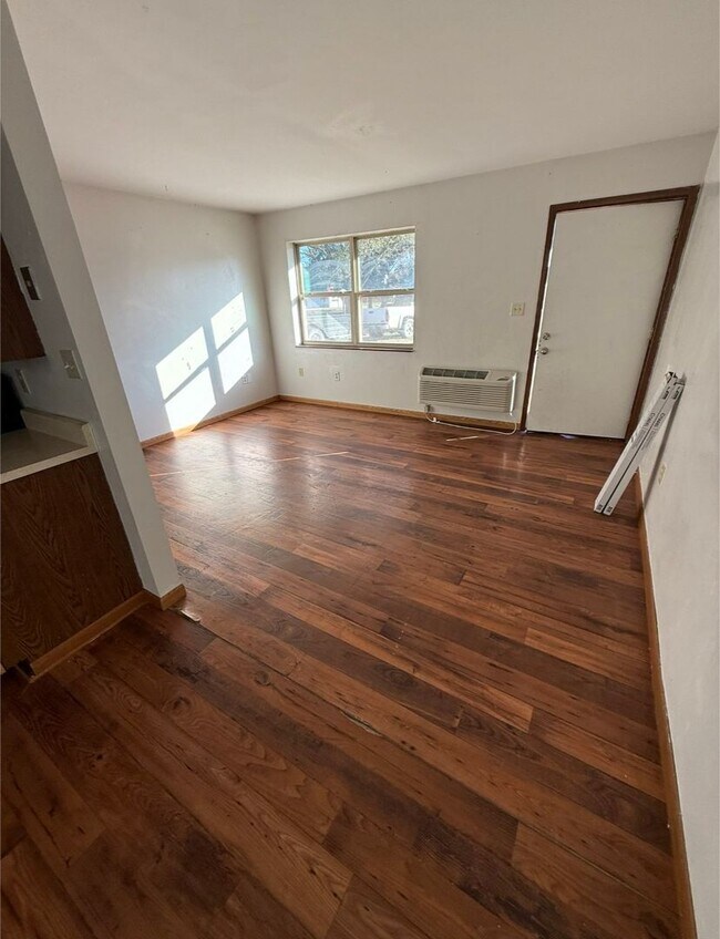 Building Photo - Jewell