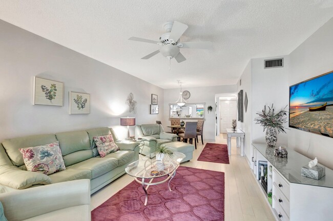 Building Photo - 7202 Golf Colony Ct