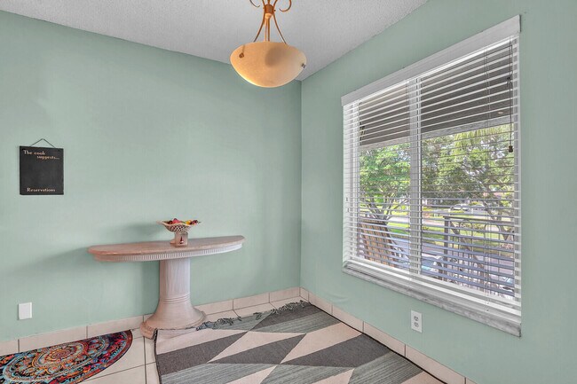 Building Photo - 5910 Via Delray Blvd