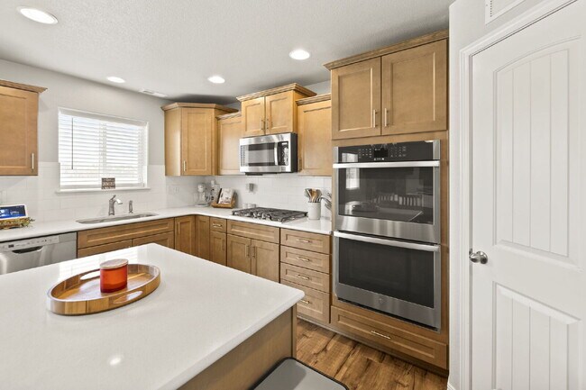 Building Photo - Well maintained Fountain Home with 3 bedrooms and  beautiful mountain views.