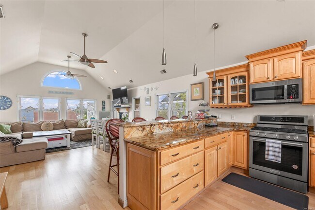 Building Photo - 22 Bungalow Ln