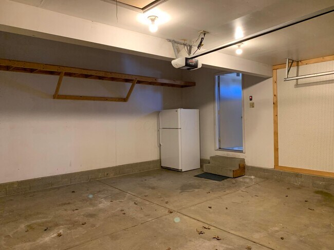 Building Photo - 620 Laurel Oak Ct