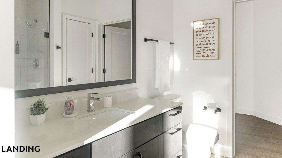 Building Photo - 1007 S Mint St