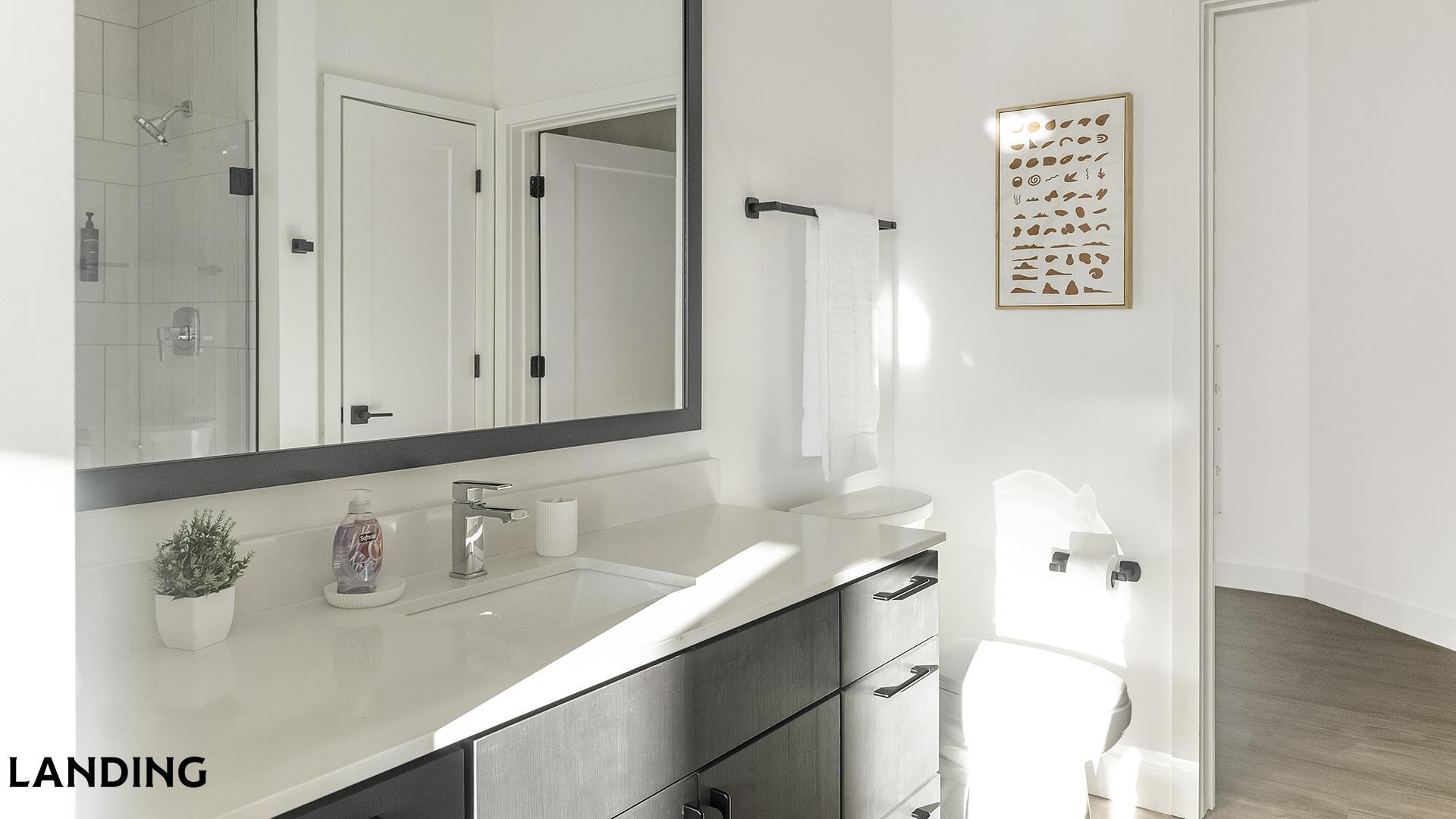 Building Photo - 1007 S Mint St