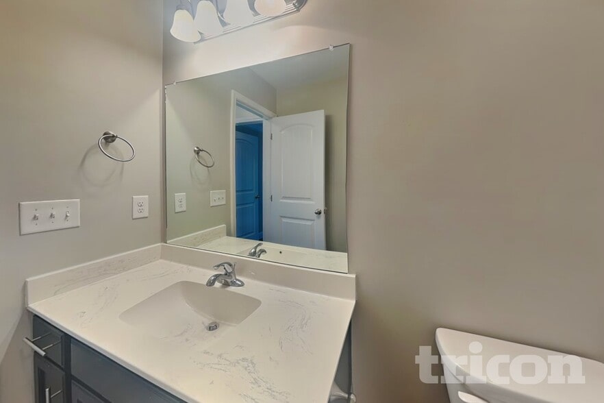 Building Photo - 513 Sourwood Dr