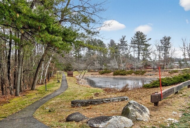 Building Photo - A 11 Scotty Hollow Dr