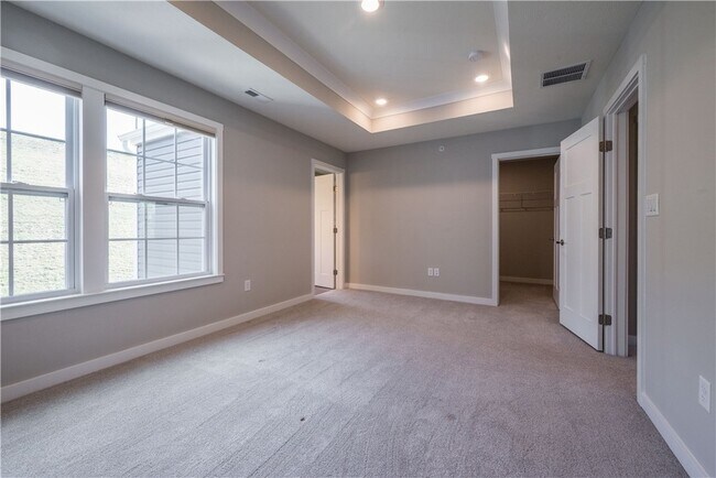 Building Photo - 353 Trinity Wy