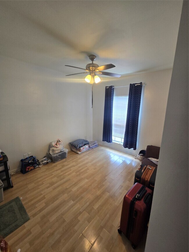 Building Photo - 6500 Harbor Town Dr