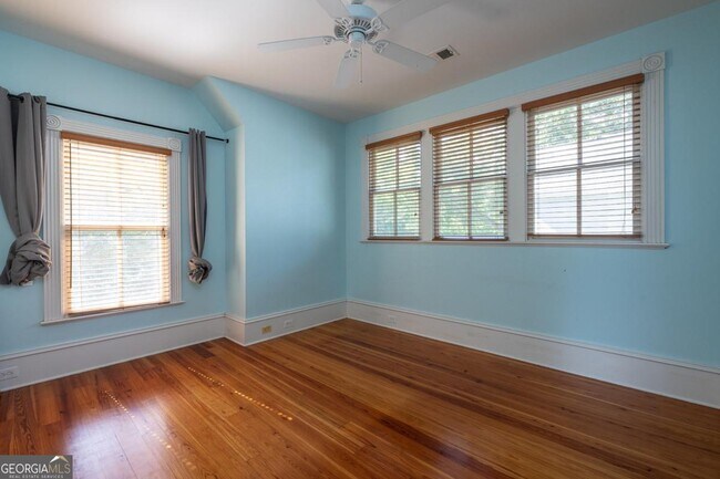 Building Photo - 765 Woodland Ave SE