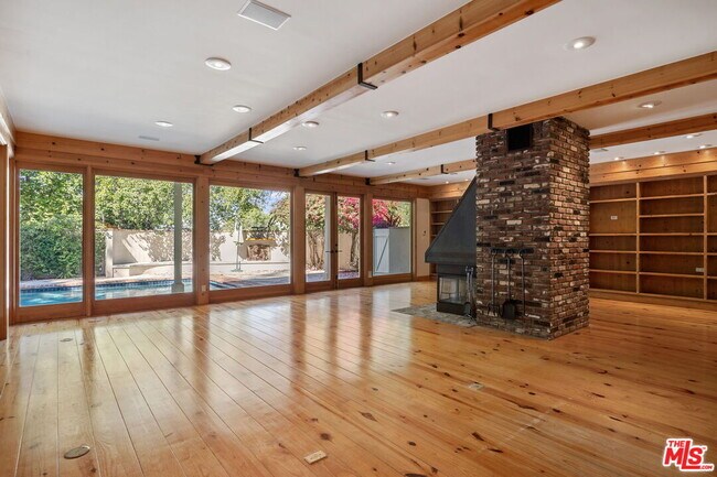 Building Photo - 7972 Mulholland Dr