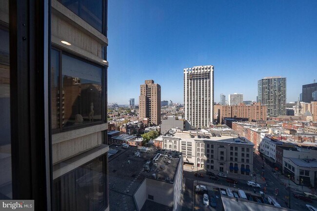 Building Photo - 202 W Rittenhouse Square