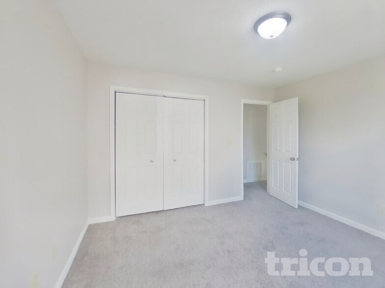 Building Photo - 9898 Worthington Blvd