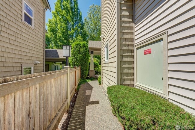 Building Photo - 4439 248th Ln SE