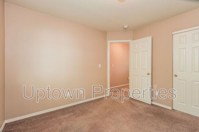 Building Photo - 16115 SW Blue Goose Ln