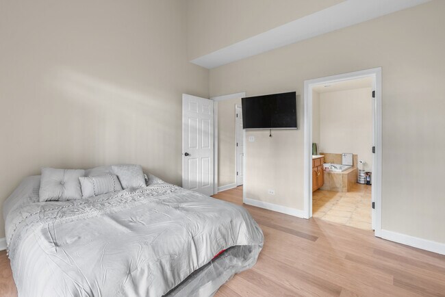 Building Photo - 120 Stonewood Pl